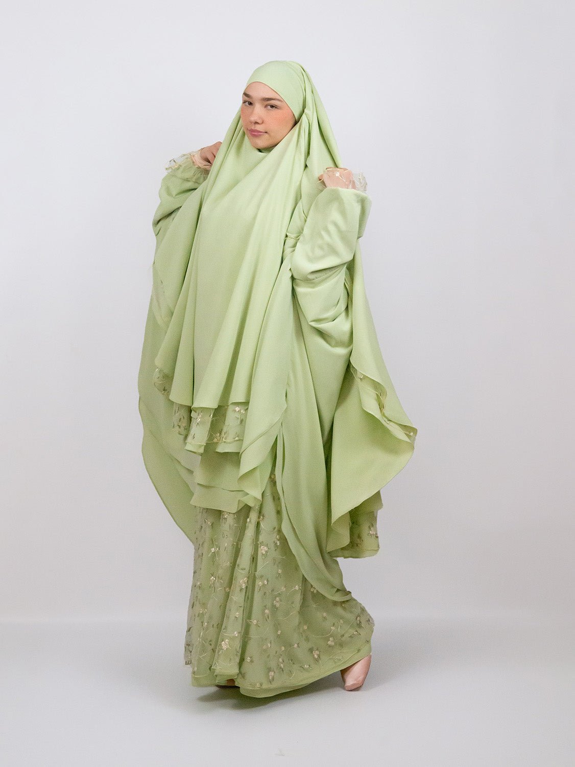 Princess Chiffon Khimar, Romance Novel