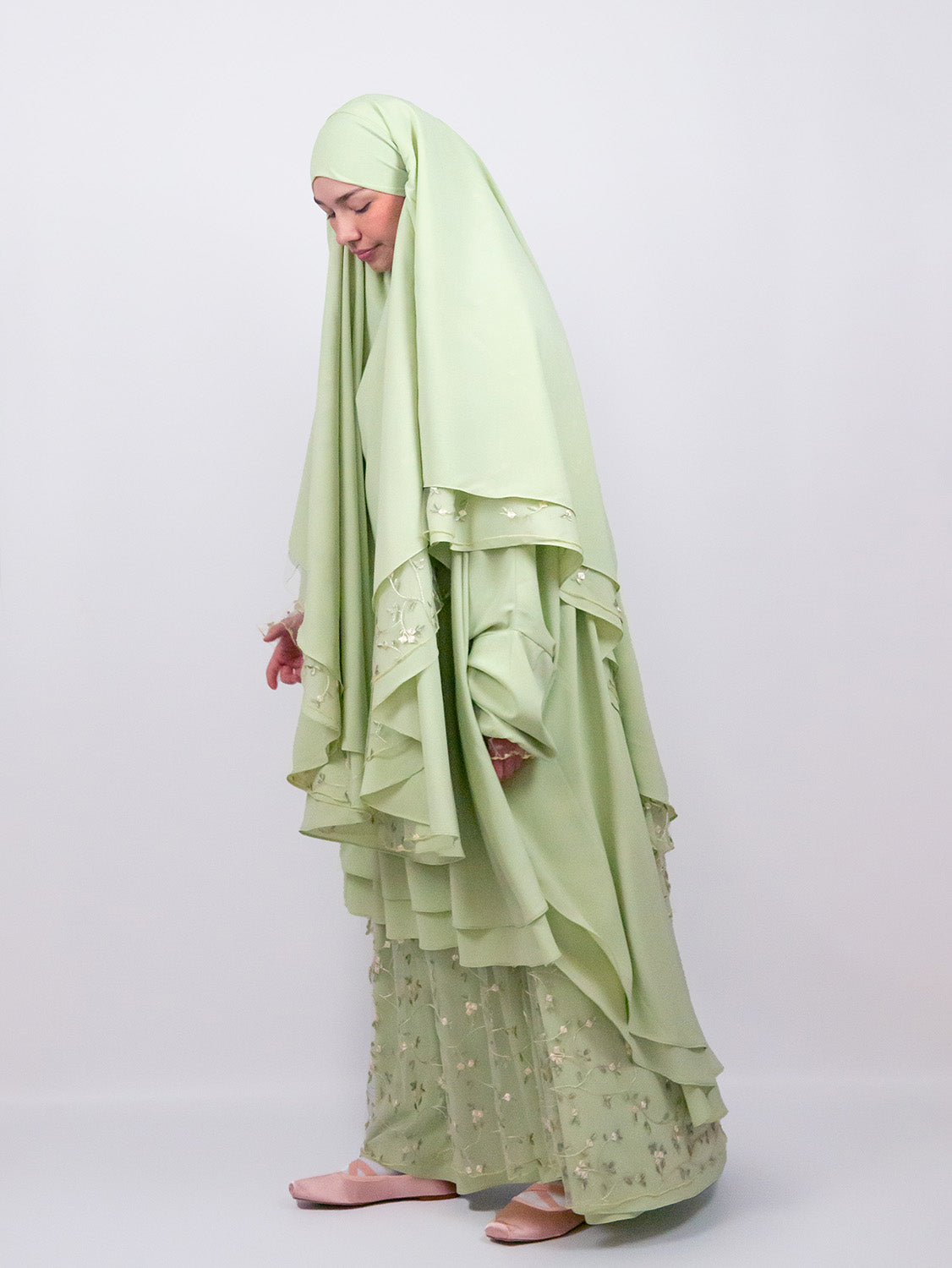 Princess Chiffon Khimar, Romance Novel