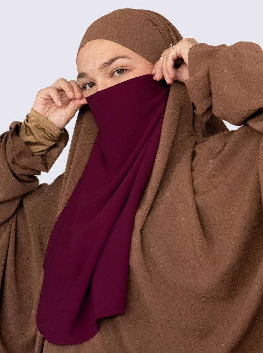 Diadem Chiffon Niqab, Academia