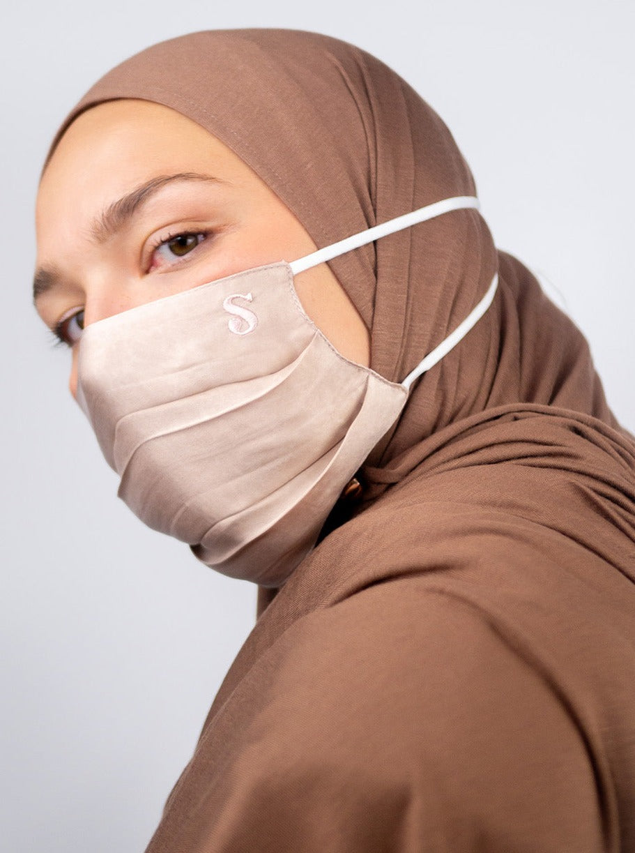 Face Mask Light Beige (behind head)